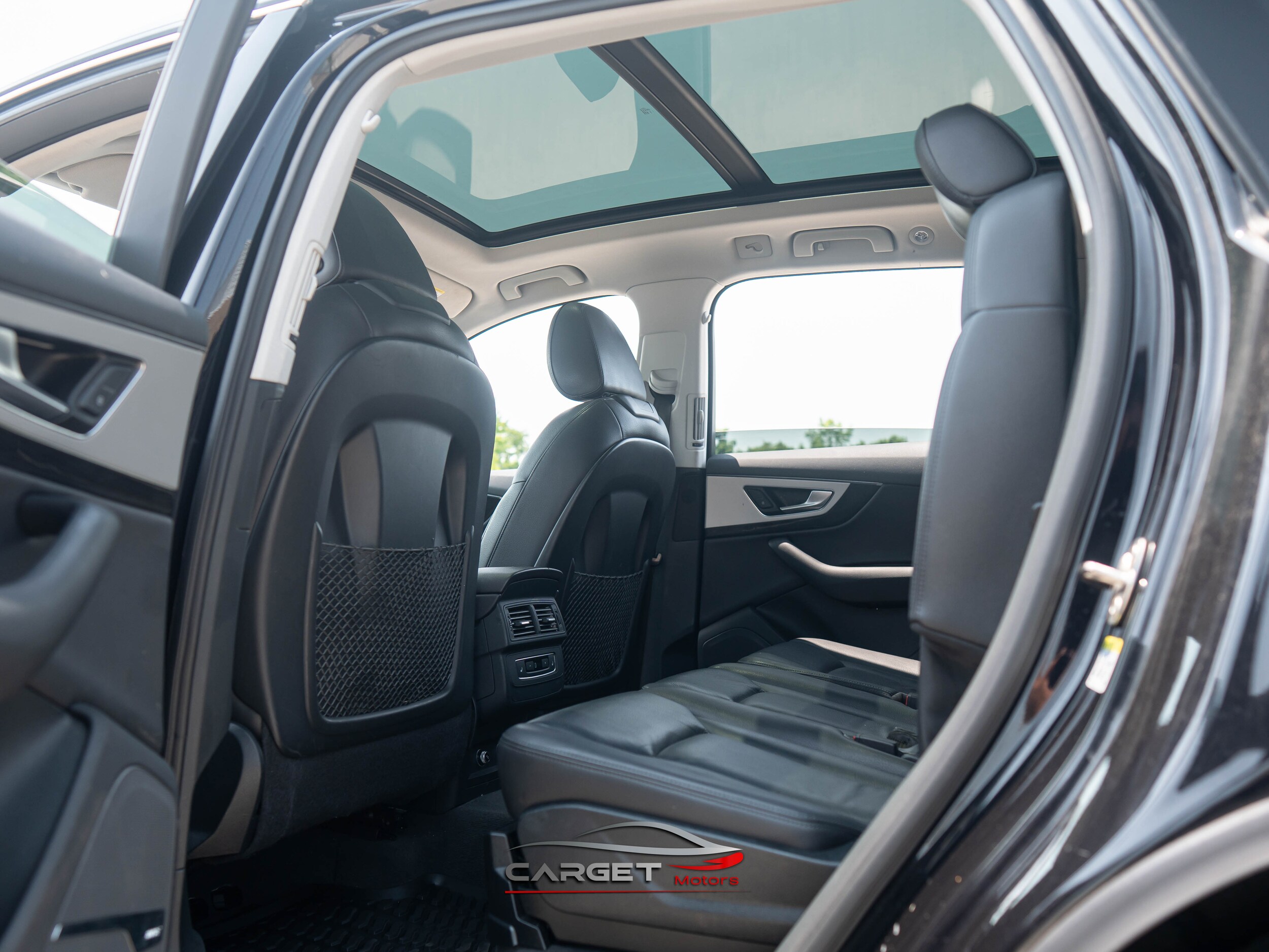 Vehicle image 22 of 53