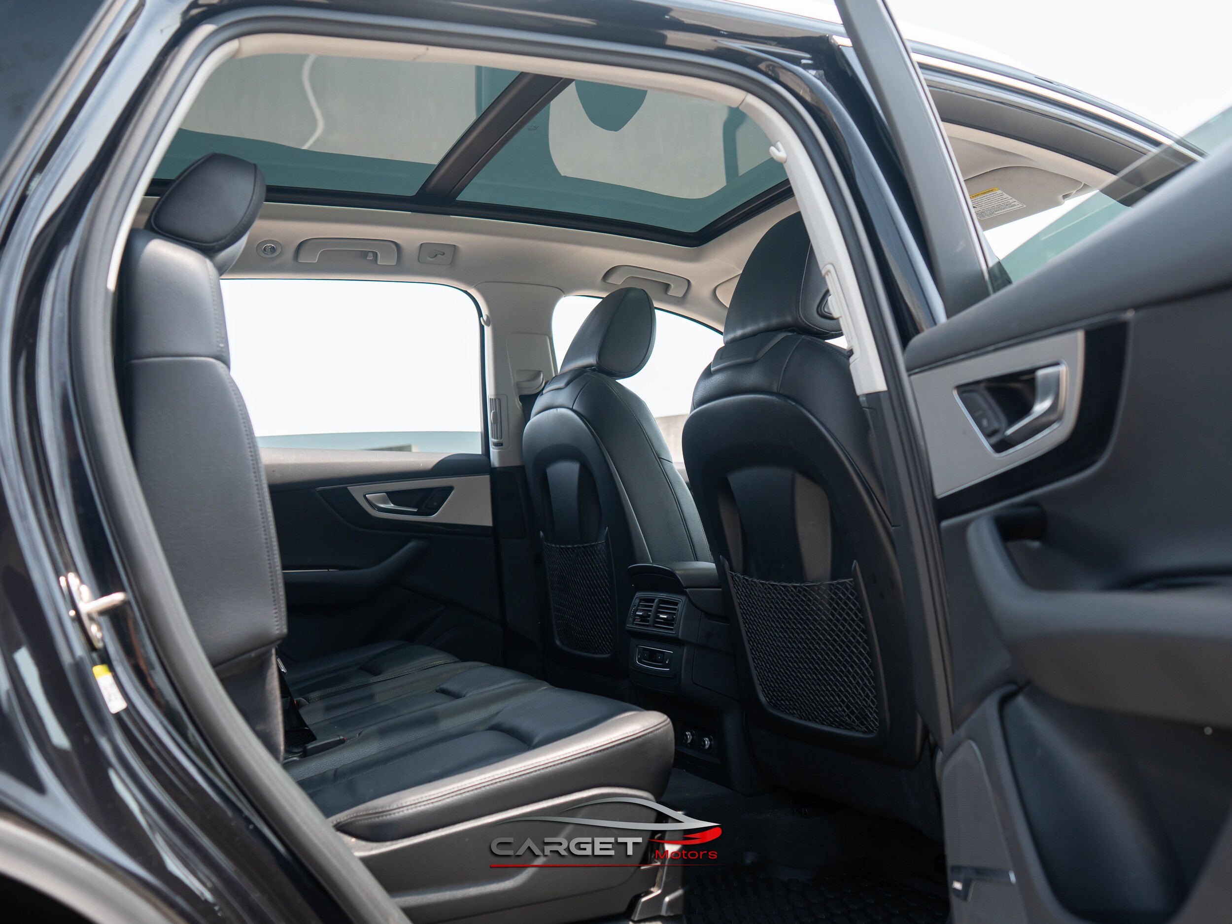 Vehicle image 19 of 53