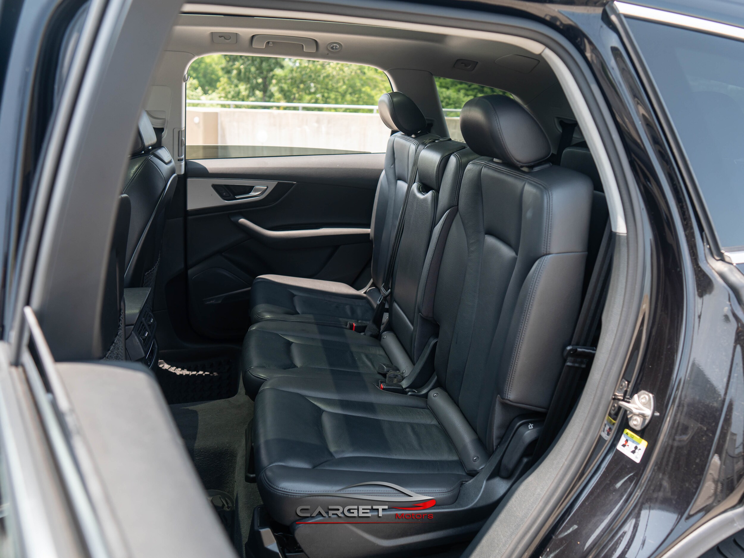 Vehicle image 21 of 53