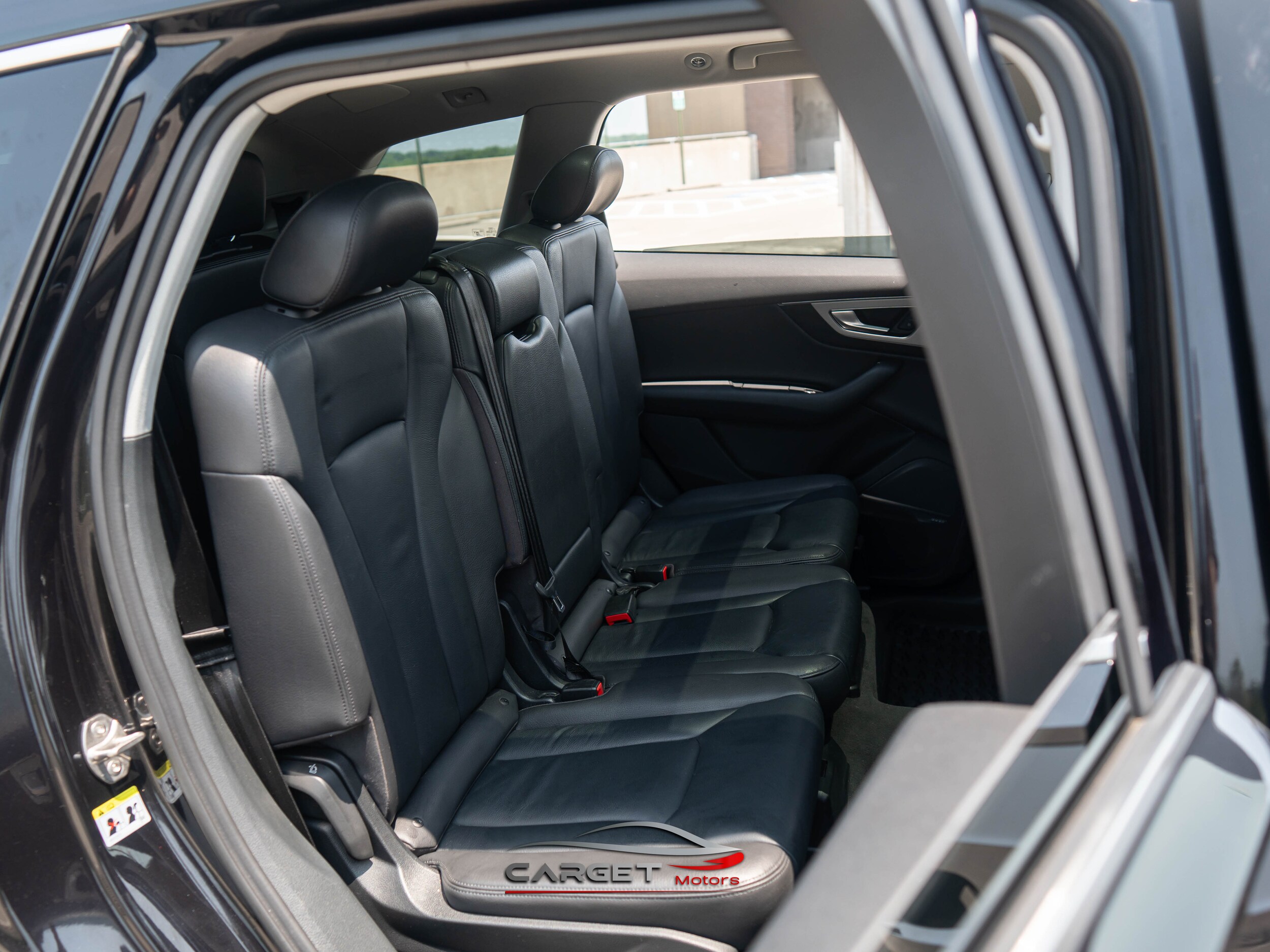 Vehicle image 18 of 53