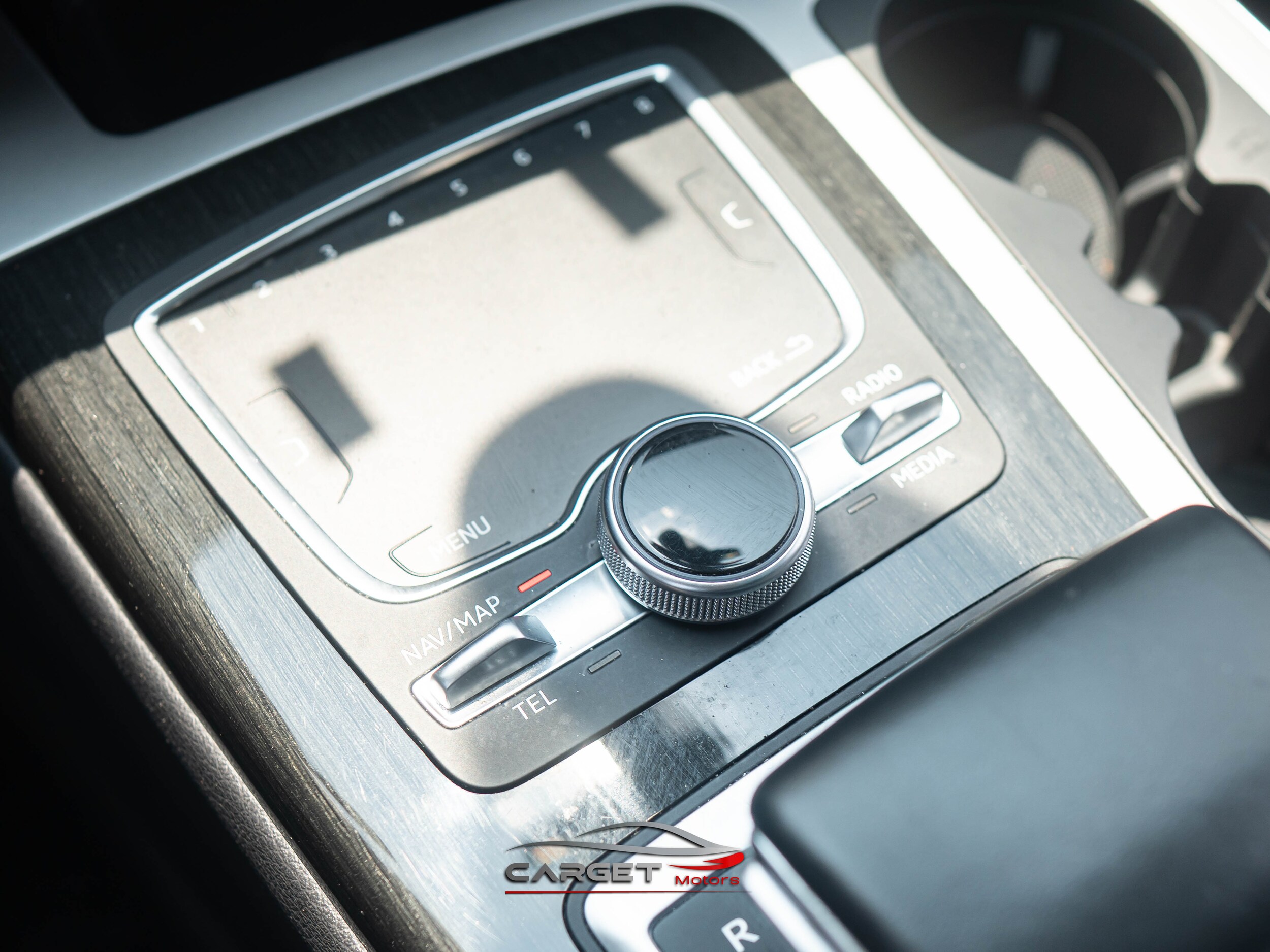 Vehicle image 33 of 53