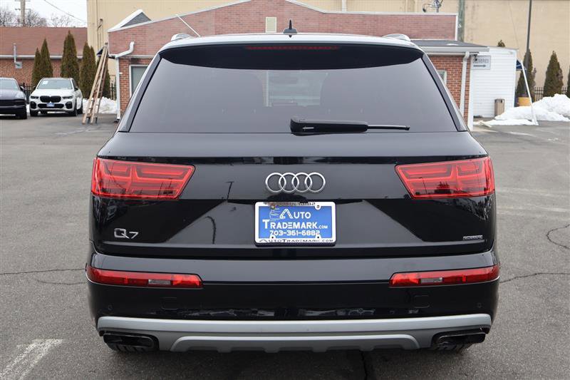 Vehicle image 5 of 39