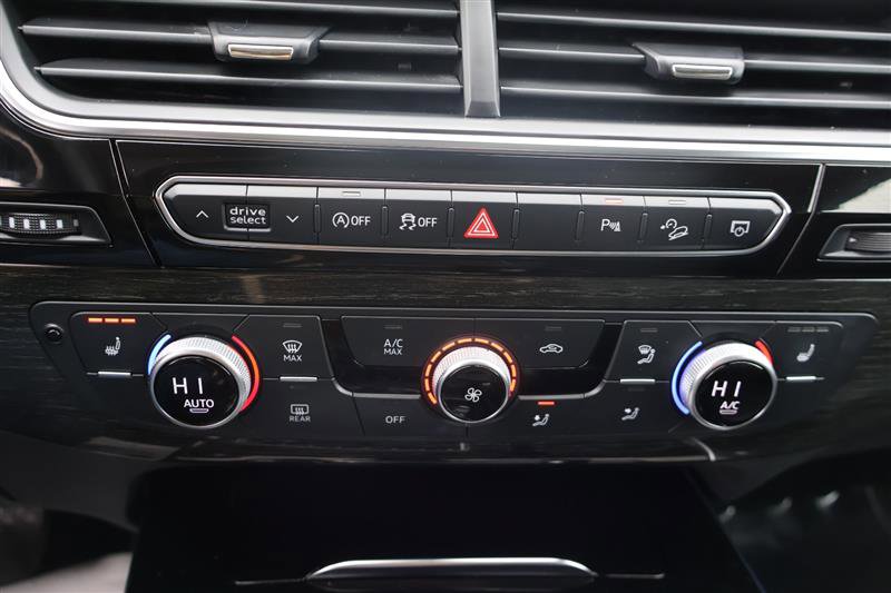 Vehicle image 26 of 39
