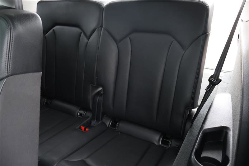Vehicle image 34 of 39
