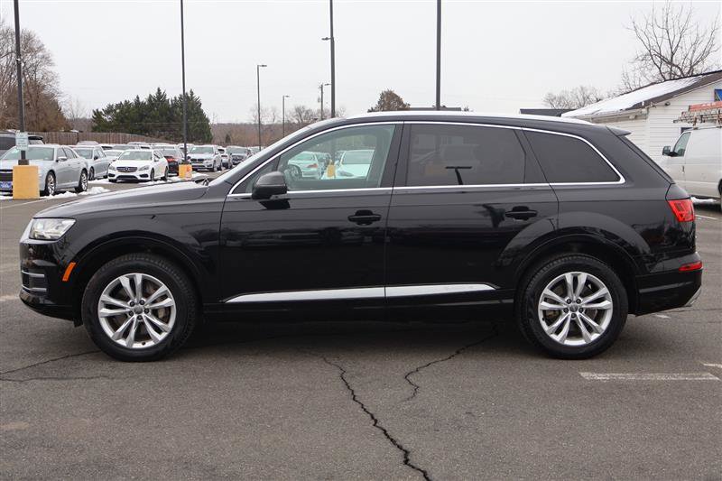 Vehicle image 2 of 39