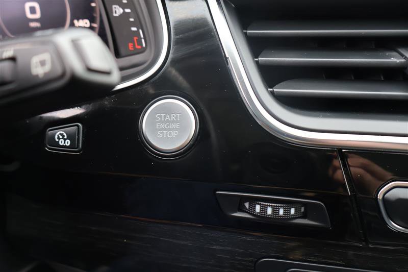 Vehicle image 25 of 39