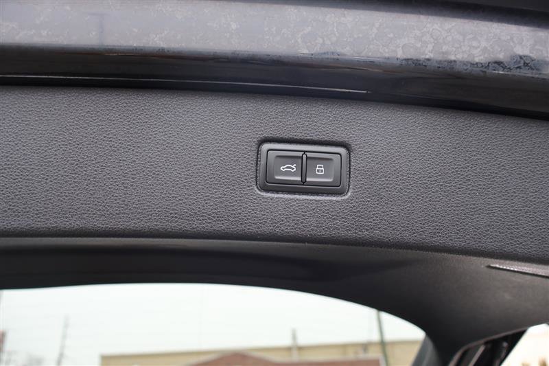 Vehicle image 36 of 39
