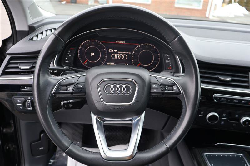 Vehicle image 17 of 39