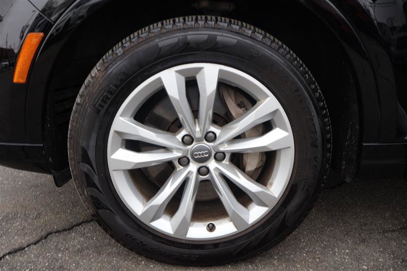Vehicle image 37 of 39