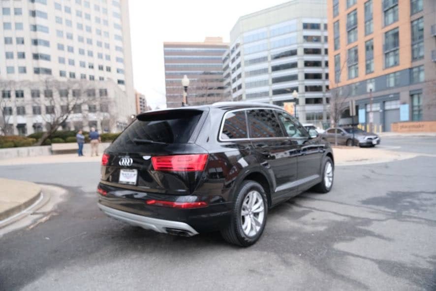 Vehicle image 3 of 43