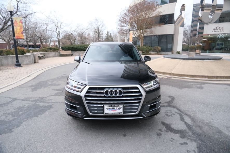 Vehicle image 4 of 43
