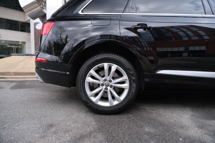 Vehicle image 14 of 43