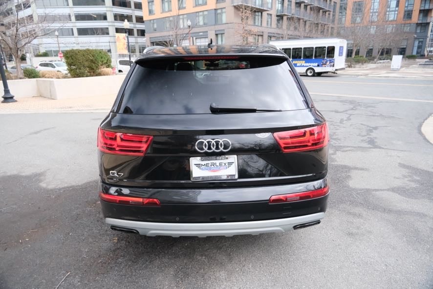 Vehicle image 5 of 43