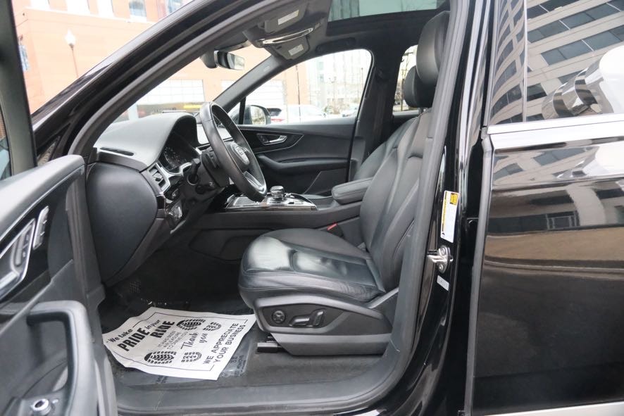 Vehicle image 17 of 43