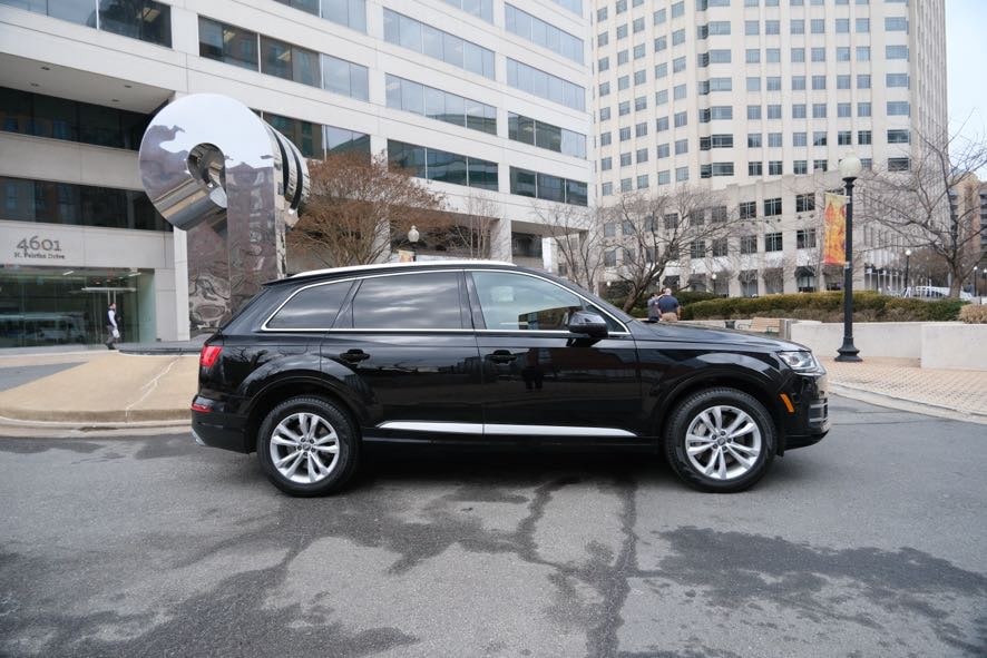 Vehicle image 7 of 43