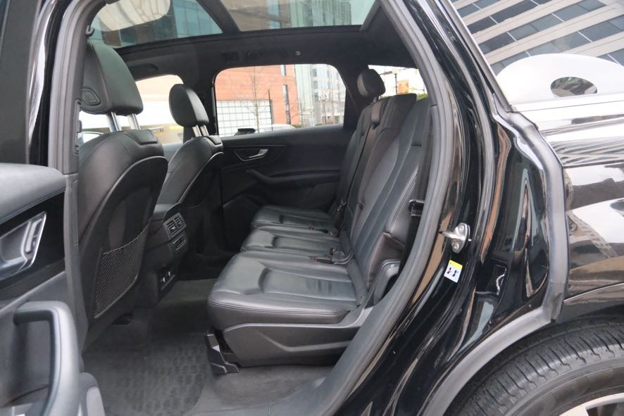 Vehicle image 22 of 43