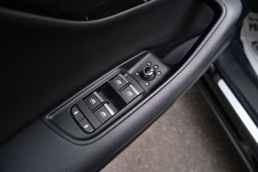 Vehicle image 20 of 43