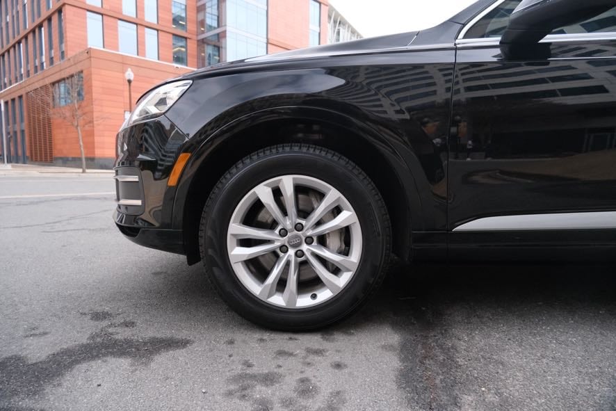 Vehicle image 9 of 43