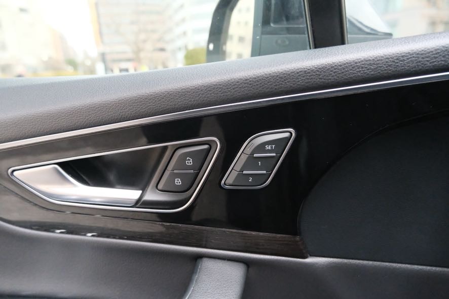 Vehicle image 19 of 43