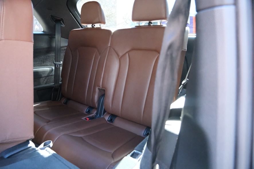 Vehicle image 23 of 44