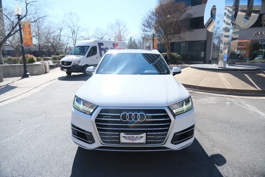 Vehicle image 2 of 44