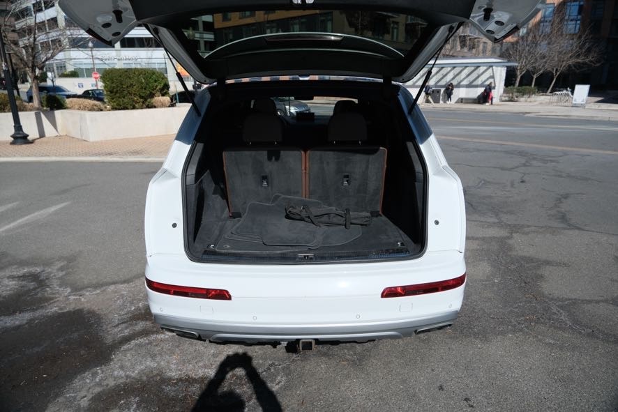 Vehicle image 11 of 44