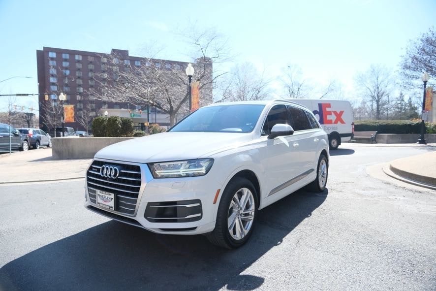 Vehicle image 1 of 44