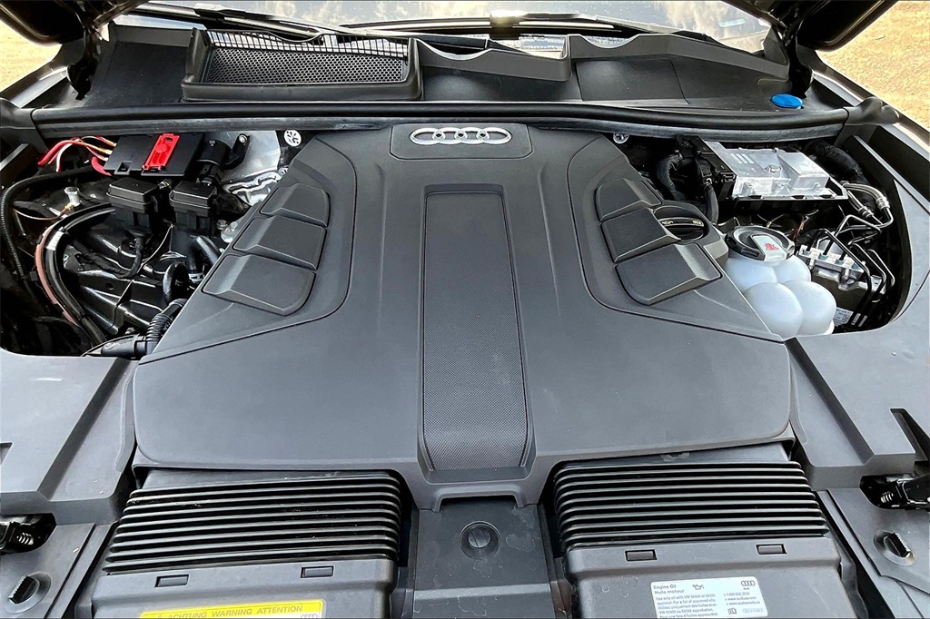 Vehicle image 29 of 33