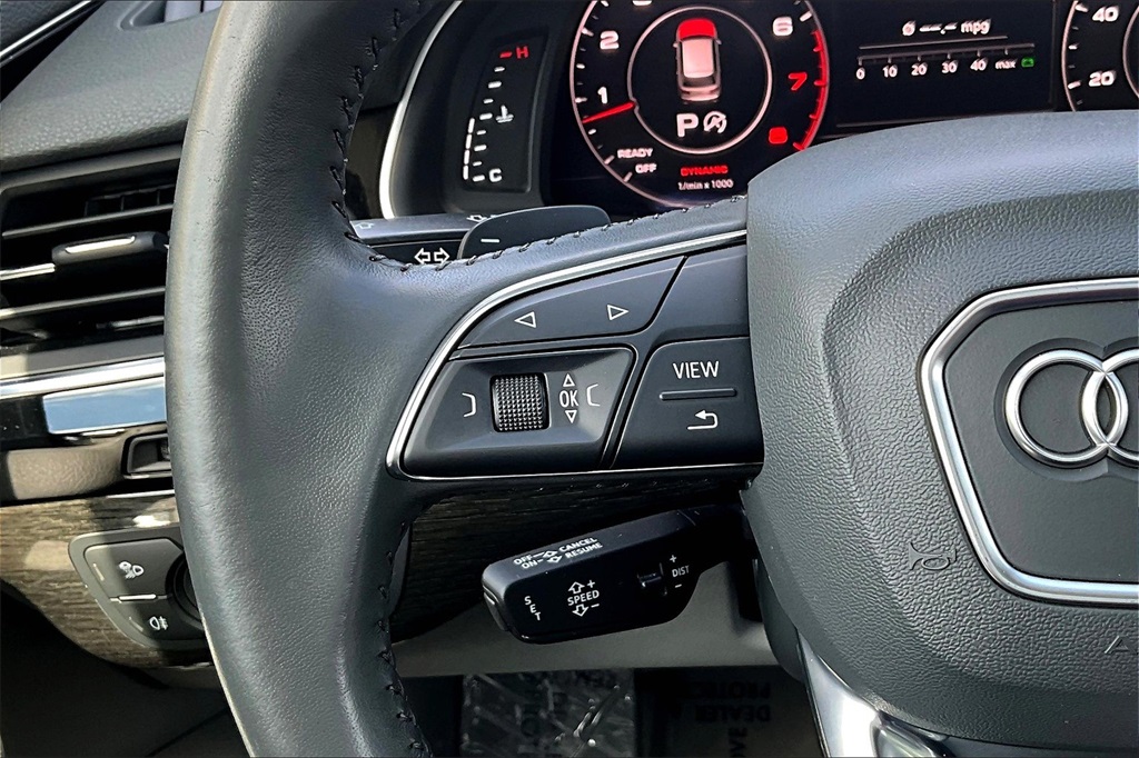 Vehicle image 23 of 33