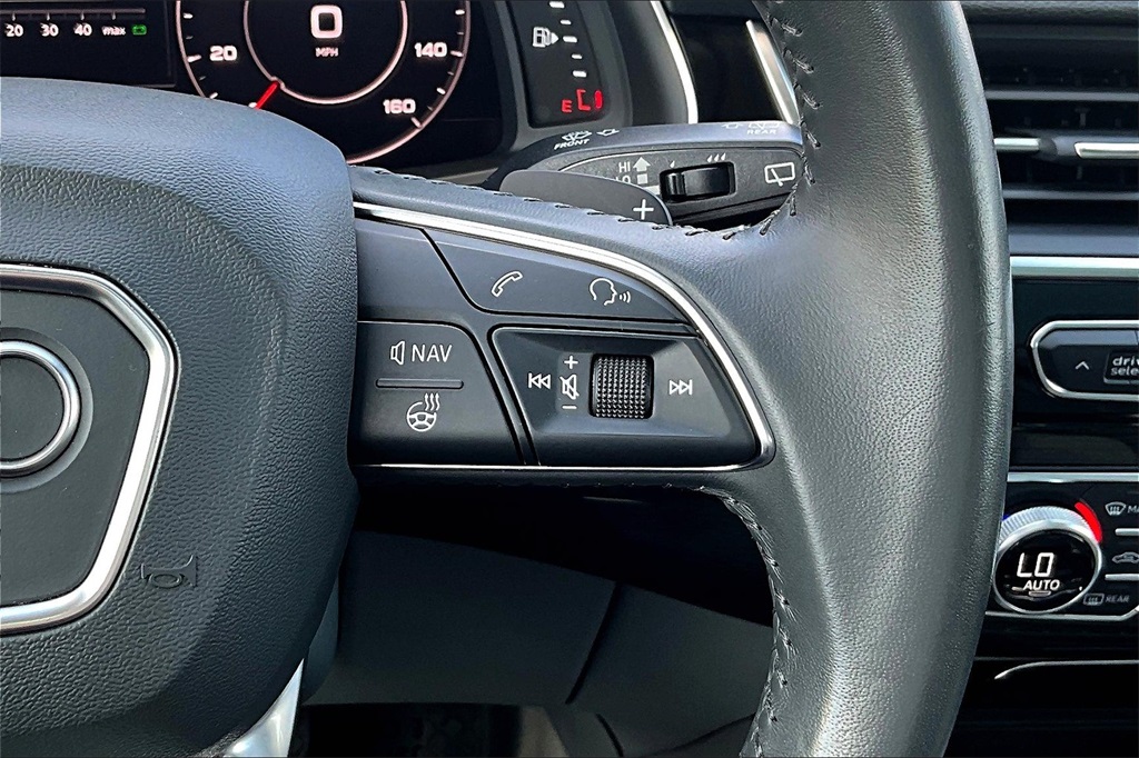 Vehicle image 24 of 33