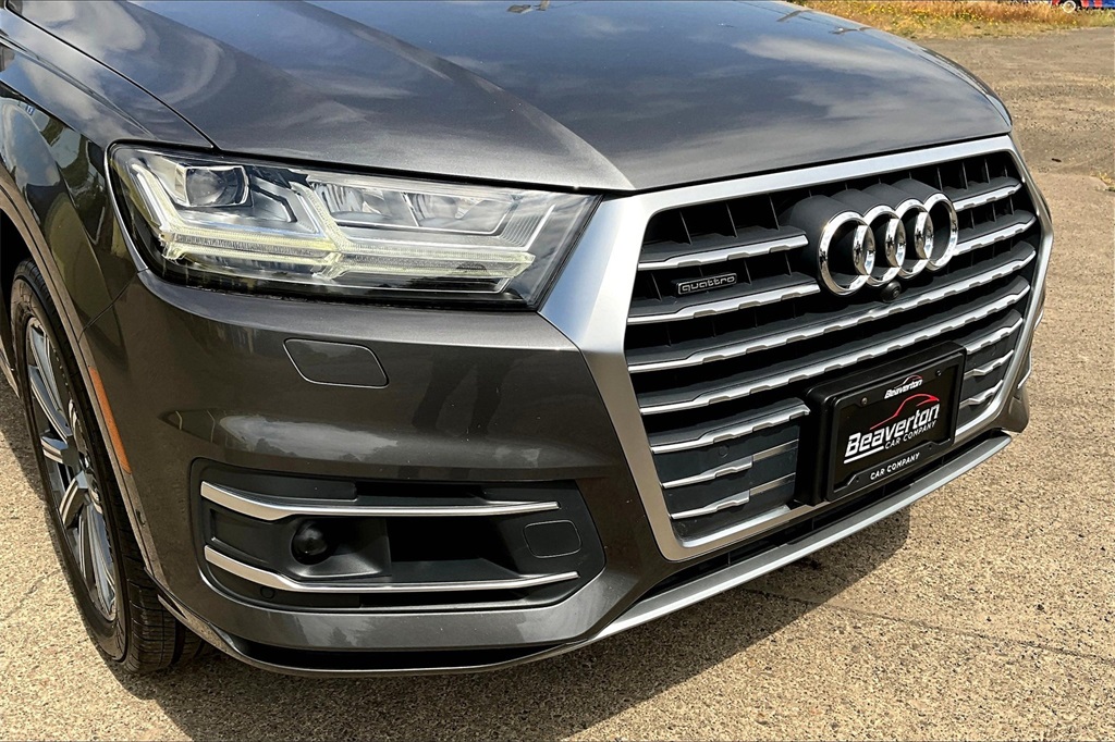 Vehicle image 31 of 33