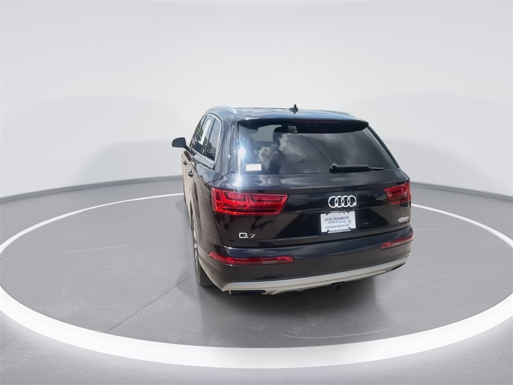 Vehicle image 8 of 26