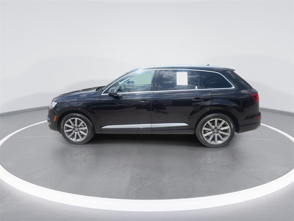 Vehicle image 10 of 26