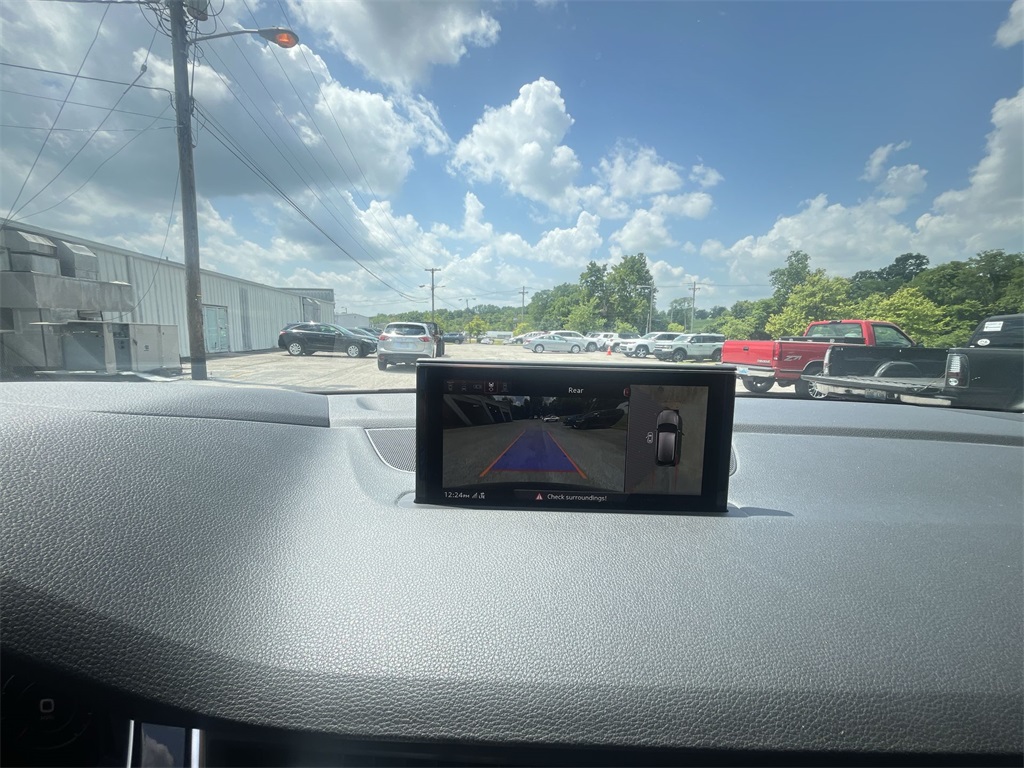 Vehicle image 18 of 26