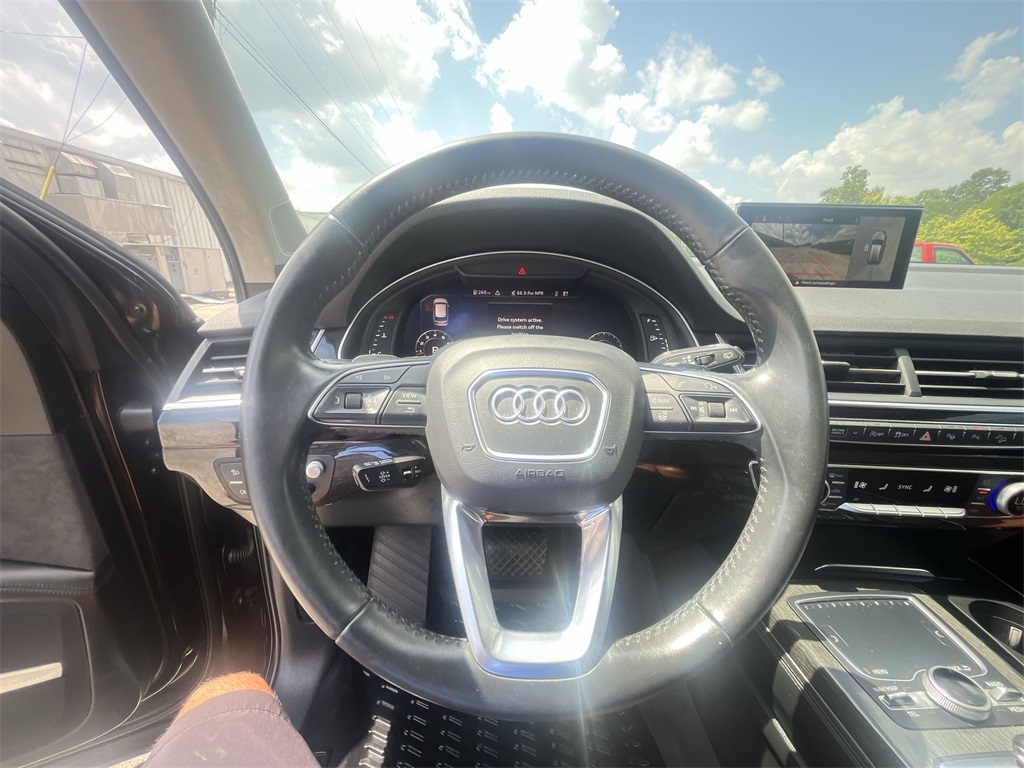 Vehicle image 15 of 26