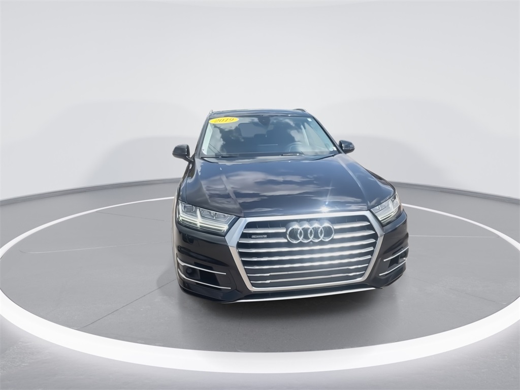 Vehicle image 4 of 26