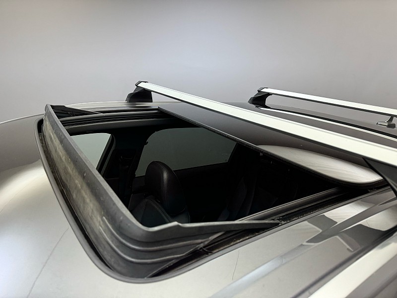 Vehicle image 11 of 47