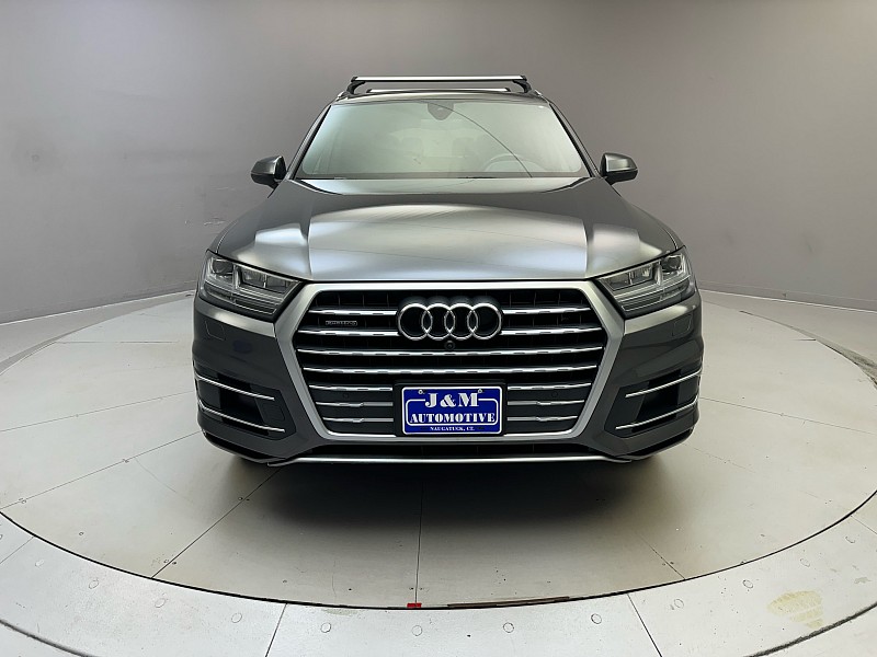 Vehicle image 2 of 47
