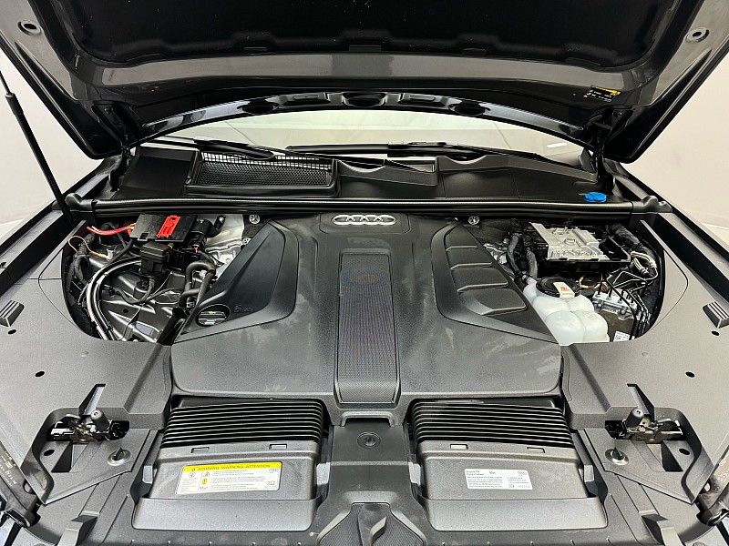 Vehicle image 10 of 47