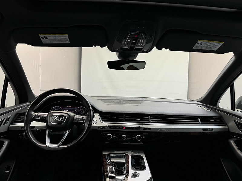 Vehicle image 12 of 47