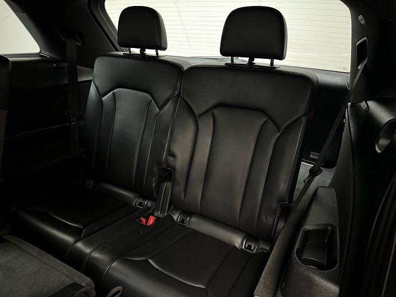 Vehicle image 17 of 47