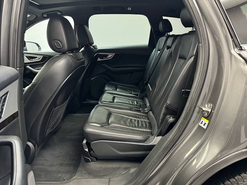 Vehicle image 15 of 47