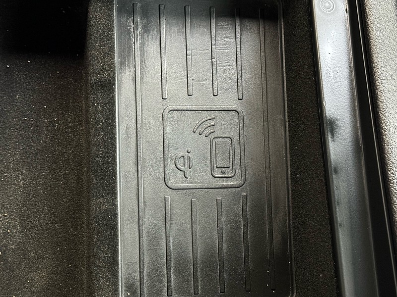Vehicle image 39 of 47