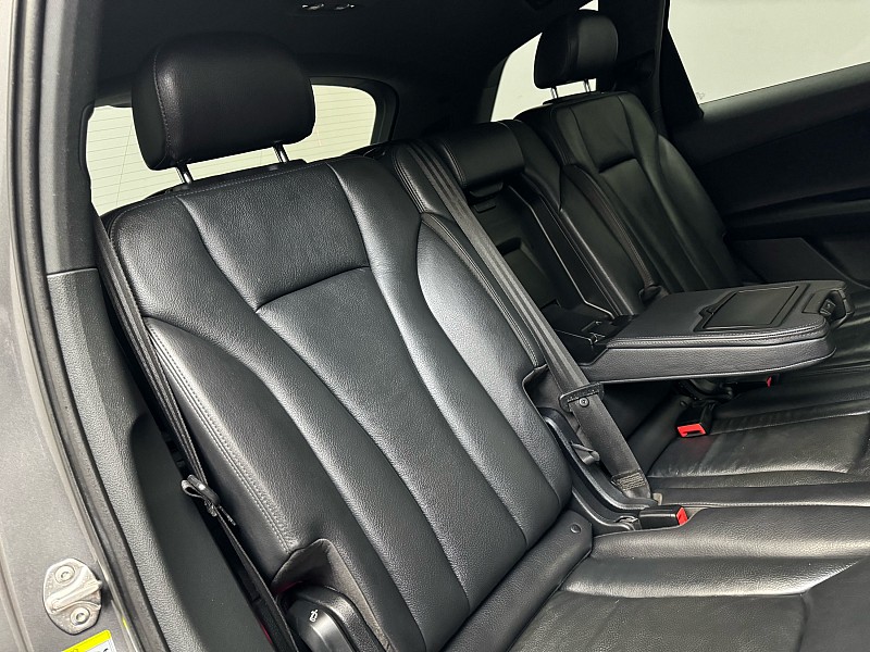 Vehicle image 22 of 47