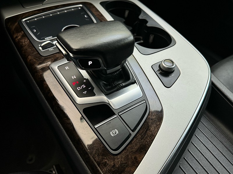 Vehicle image 34 of 47