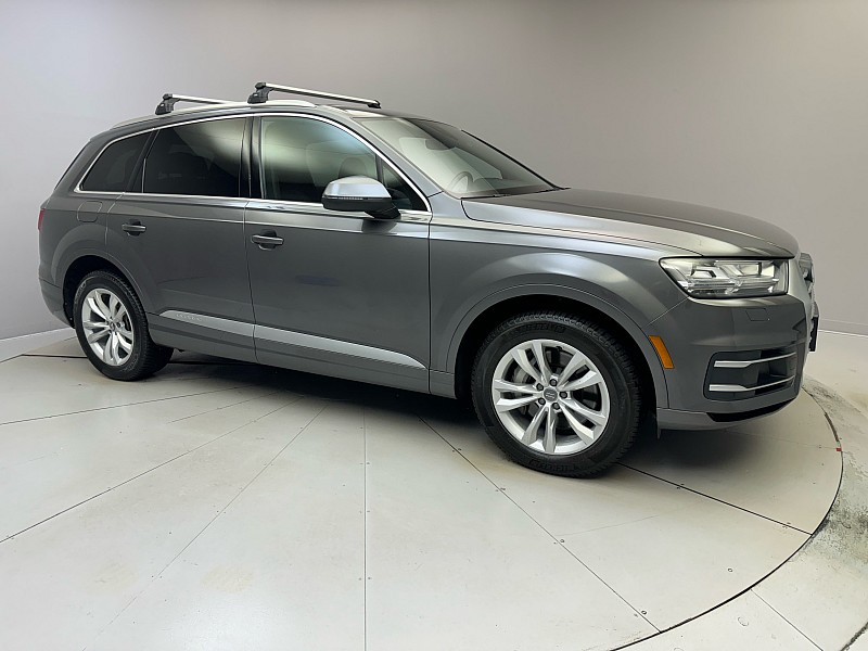Vehicle image 3 of 47