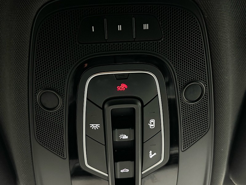 Vehicle image 41 of 47