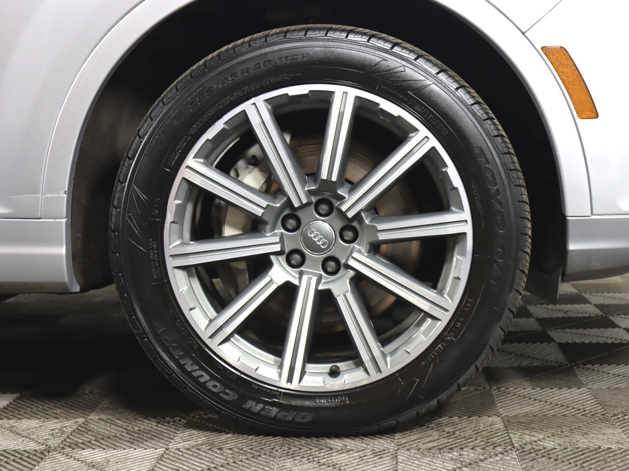 Vehicle image 46 of 47