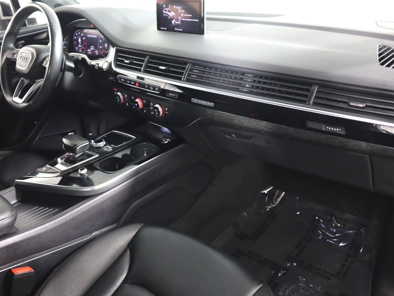 Vehicle image 44 of 47