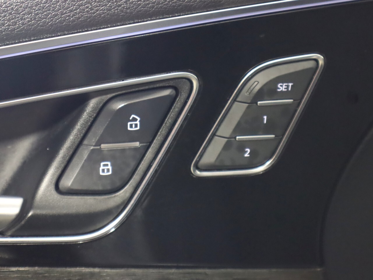 Vehicle image 28 of 47